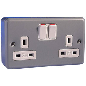 M/Clad 13A 2G DP Switched Socket