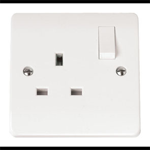 13A 1 Gang Socket Outlet DP Switched