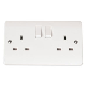 13A 2 Gang Socket Outlet DP Switched Clean Clean Earth